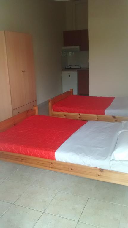 Apartments Christina เนอาวรัสนา ภายนอก รูปภาพ