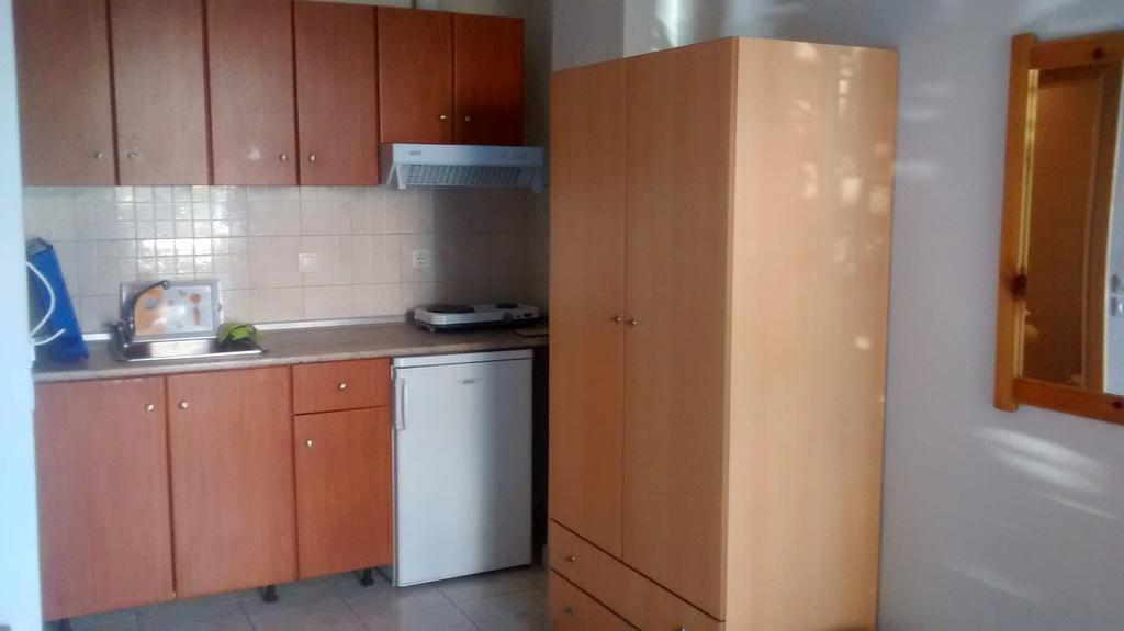 Apartments Christina เนอาวรัสนา ภายนอก รูปภาพ